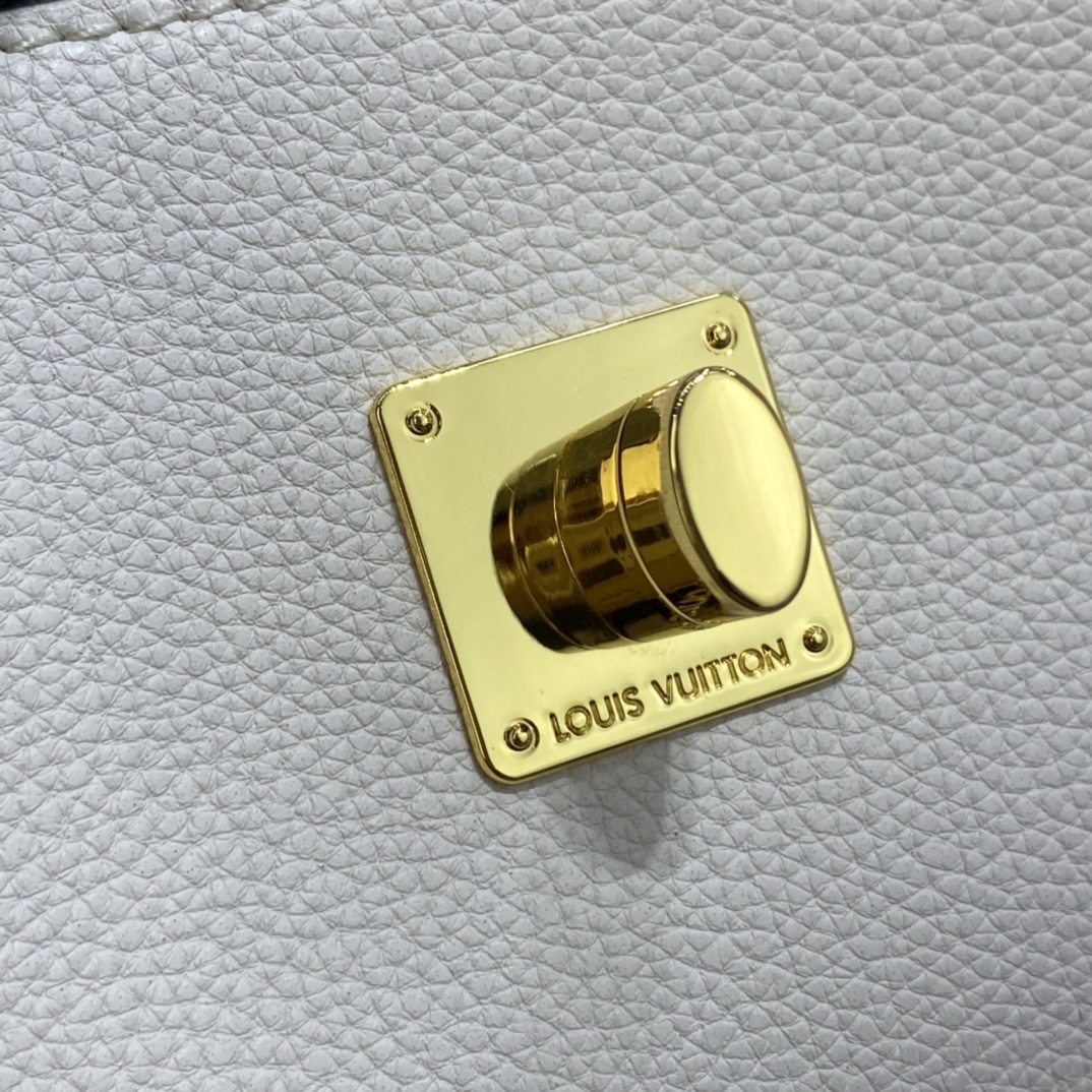 Louis Vuitton LOCKME TENDER Shoudler Bag M58554 Greige